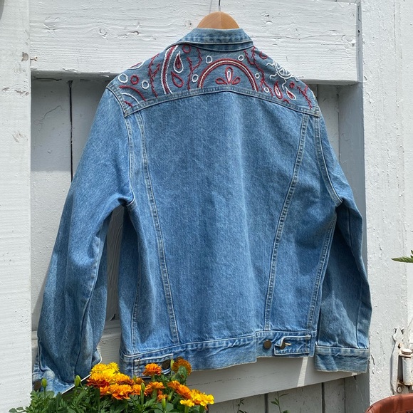 Embroidered Vintage Guess Denim Jacket - Picture 5 of 5